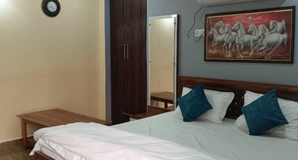 Prakash comfort inn Luxury stay Room Type - GOKUL