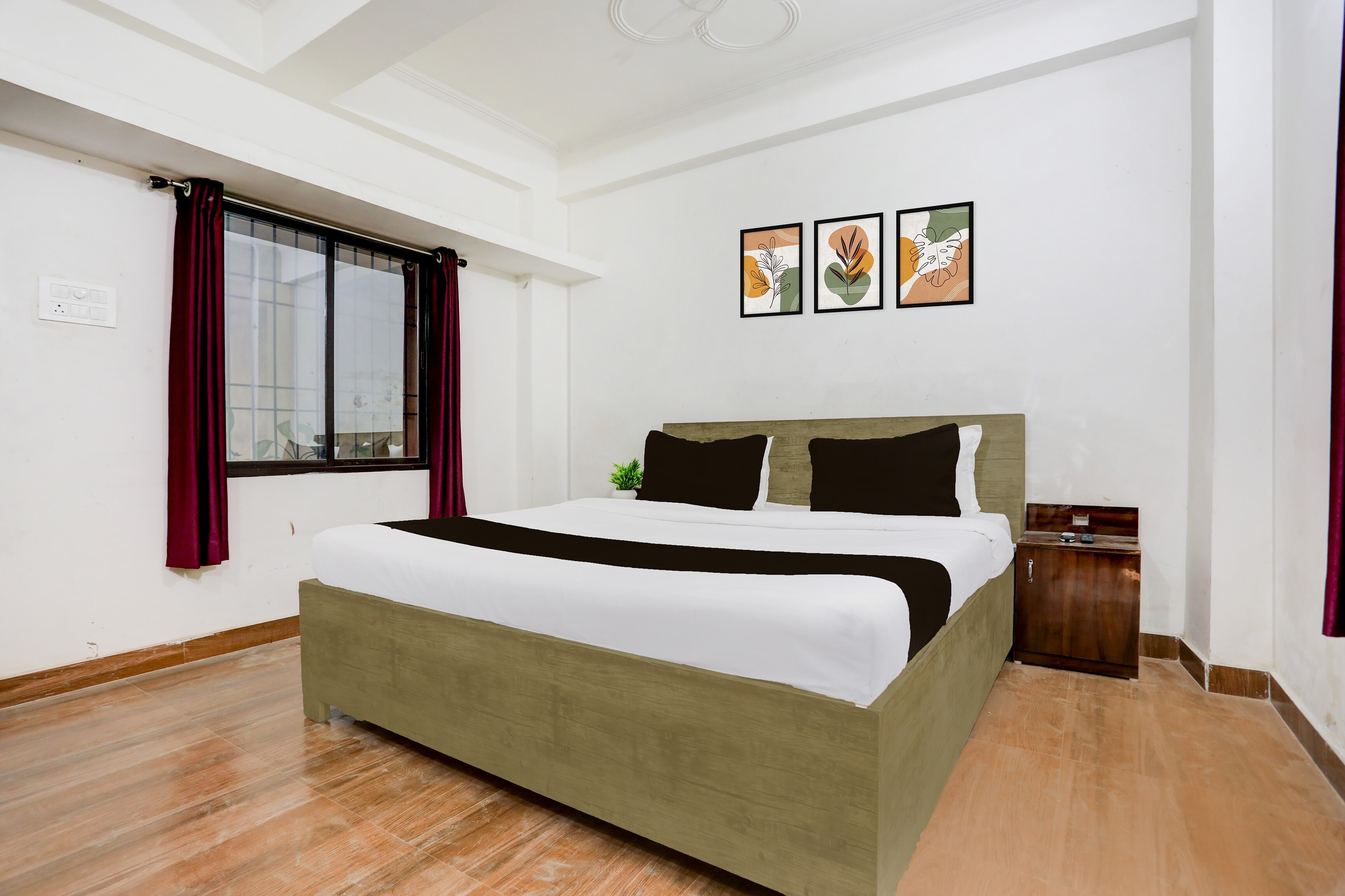 OYO Hotel Kashyap Villa - Tap to explore photos