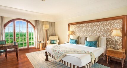 The Oberoi Amarvilas Room Type - Premier Room King