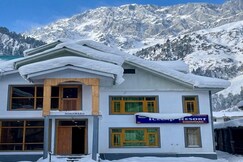 ICECAP RESORT