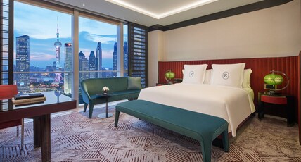 Regent SHANGHAI PUDONG, an IHG hotel Room Type - 1 King Premium Pearl River View