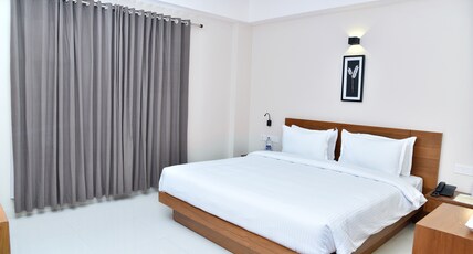 NAVARATNA INN - A LUXURY HOTEL Room Type - Executive Room