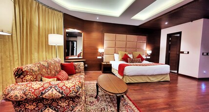 Royale Retreat & Spa near Mall Road Room Type - Boutique Suit - Hydrotherapy Steam Shower Royale Retreat & Spa near Mall Road Room Type - Boutique Suit - Hydrotherapy Steam Shower
