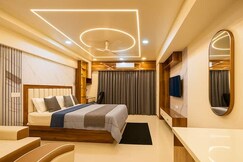 Photos of Luxury Studio near Airport with pool & Gym