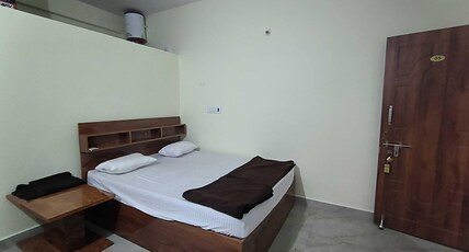 Hotel O PREETHI BOARDING & LODGING Room Type - Classic