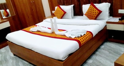 Hotel Daksh Room Type - Deluxe Room