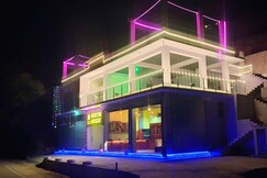 Woodstone Homestay & Pahadi Swad Cafe