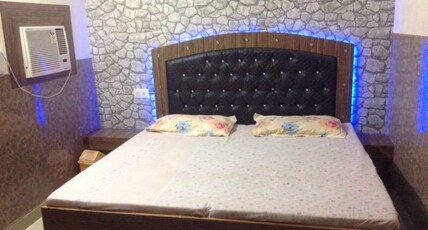 Hotel Jaiswal Room Type - Semi Deluxe NON AC