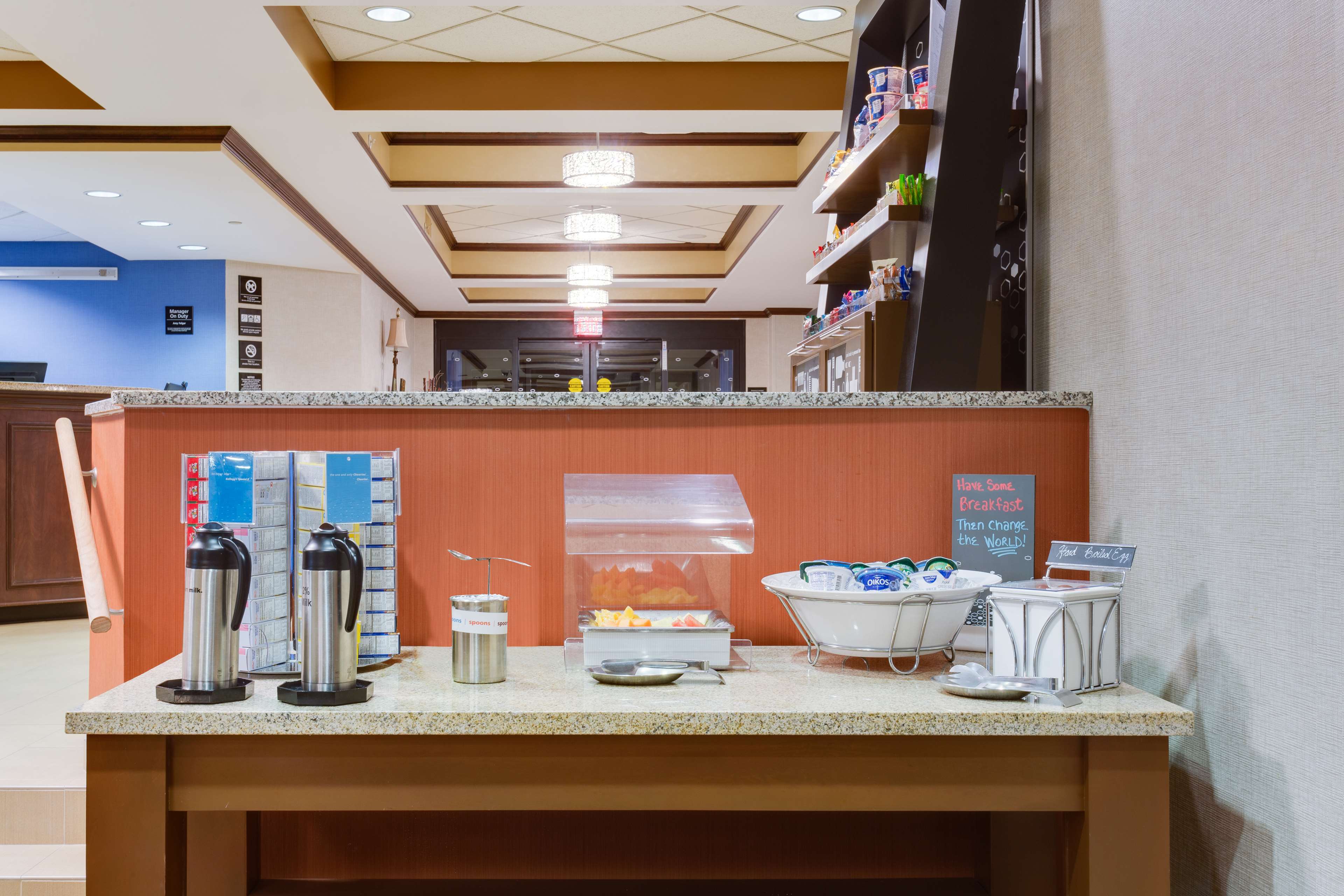 Hampton Inn by Hilton Pittsburgh/West Mifflin - Tap to explore photos