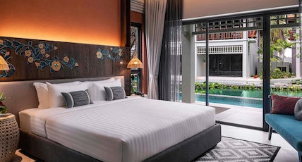 Grand Mercure Khao Lak Bangsak Room Type - Deluxe Pool Access with 1 king size bed