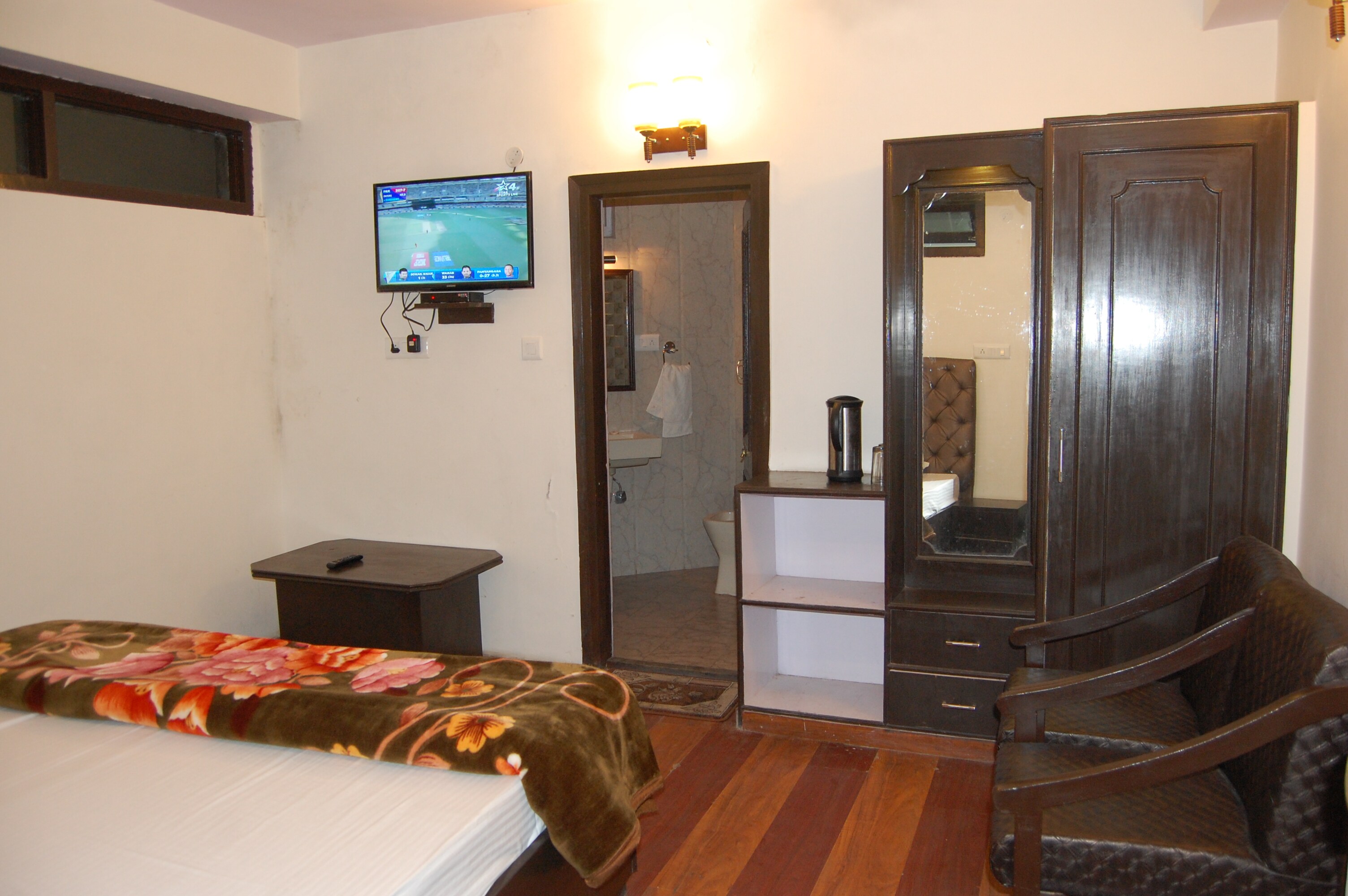 Hotel Mahamaya - Tap to explore photos