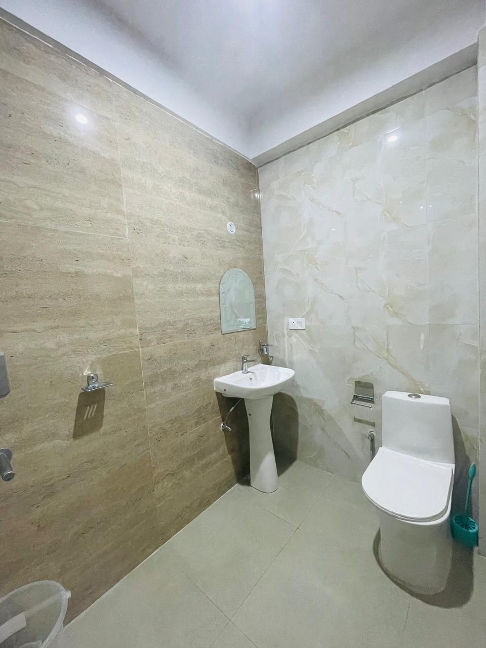 Atman Homes | Private Rooms with WiFi - Tap to explore photos