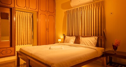 JUSTAY HOMES Room Type - Deluxe Room ( Kurunchi )