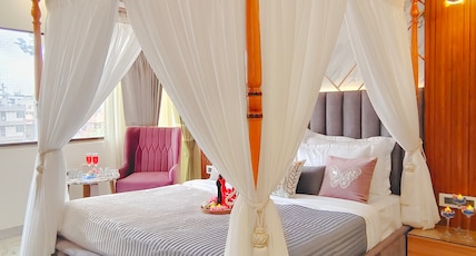 Sarang Palace - A Luxury Boutique Hotel Room Type - Luxurious Bathtub Room with Canopy Bed (Non Smoking) Sarang Palace - A Luxury Boutique Hotel Room Type - Luxurious Bathtub Room with Canopy Bed (Non Smoking)