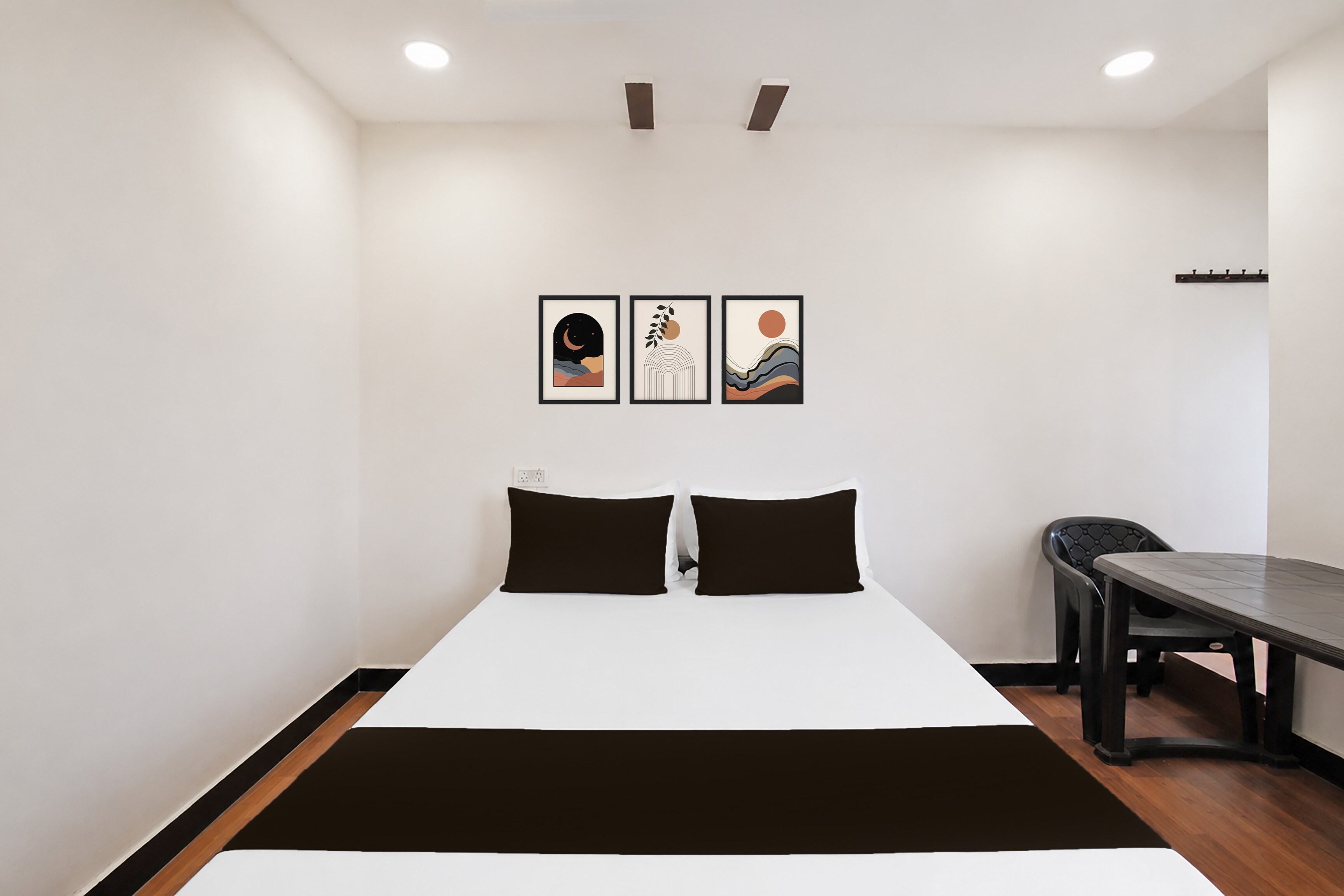 Hotel O THE IMPERIALL GRAND - Tap to explore photos