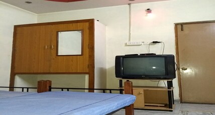 Hotel Vaibhav Lodge Room Type - Deluxe Non AC Room