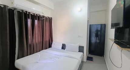 Hotel Aman Room Type - Deluxe Non Ac Room