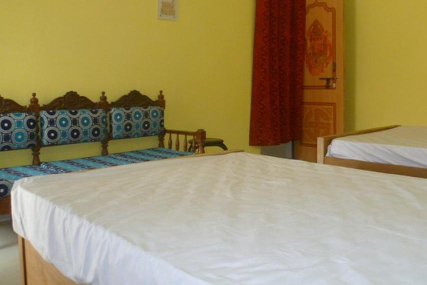SANSKRITI PAYING GUEST HOUSE - Tap to explore photos