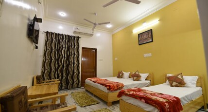 BALBIR NIWAS GUESTHOUSE Room Type - JASMINE