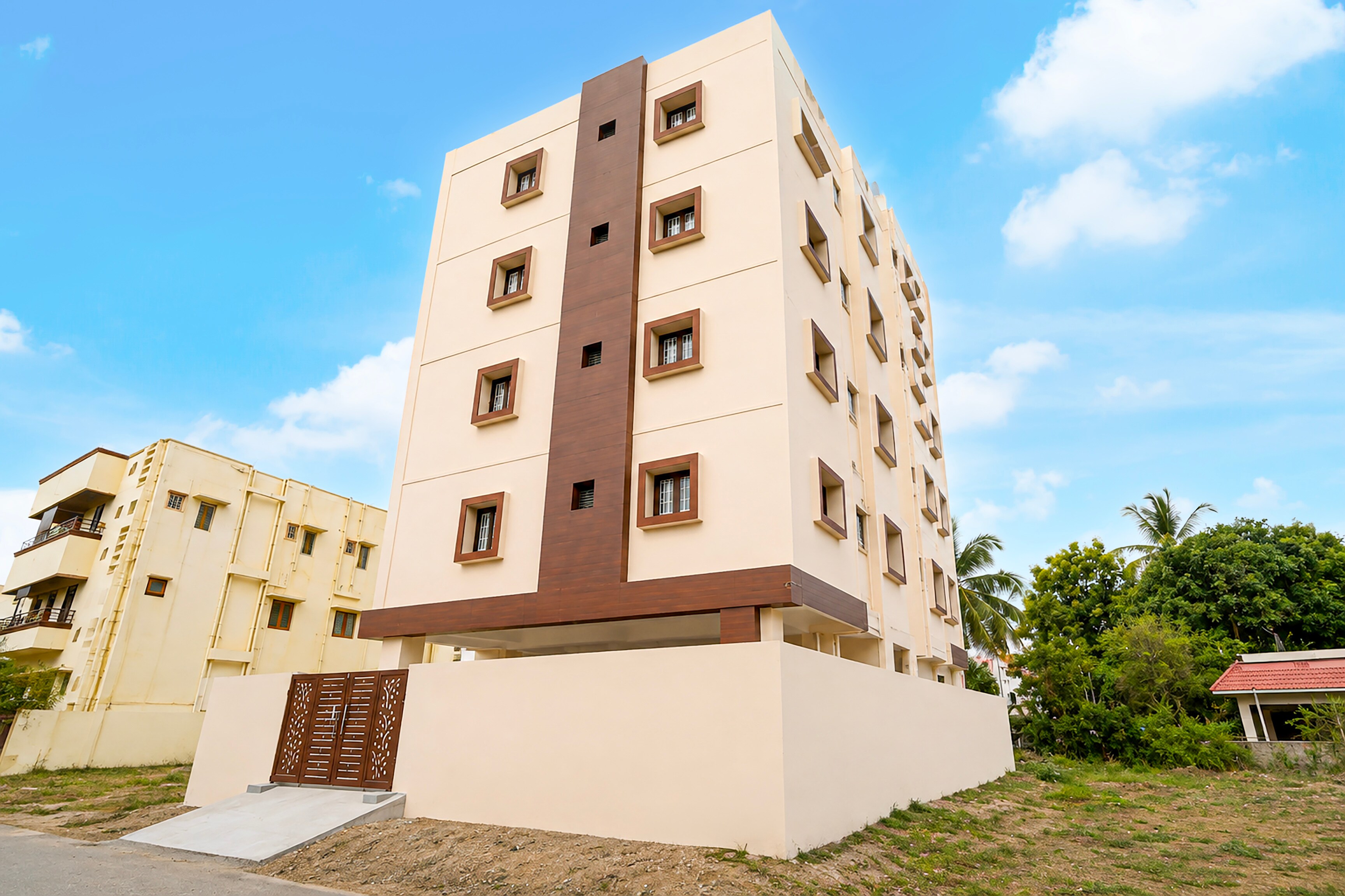 Dancenter Legacy Inn Apartment - Saravanampatti Tech hub - Tap to explore photos