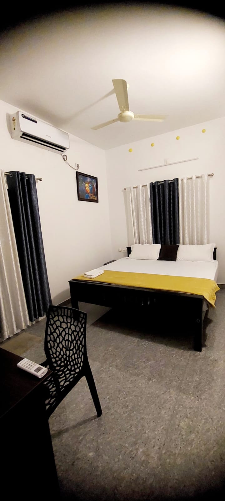 Whitefort Rohini Homestay - Tap to explore photos