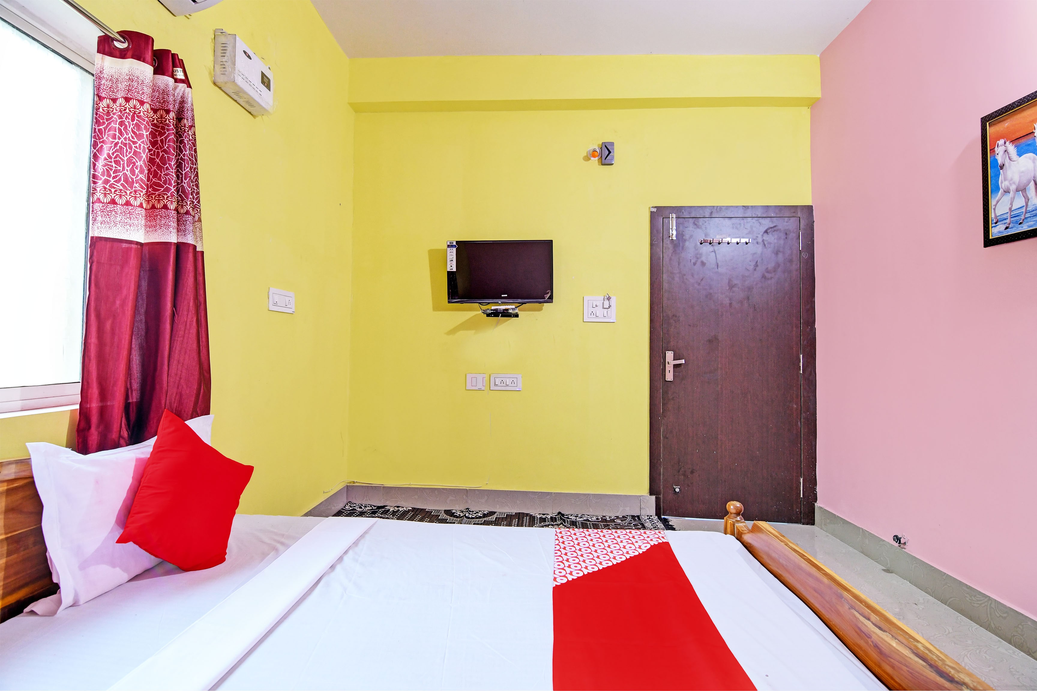 Hotel O Utkal Grand - Tap to explore photos