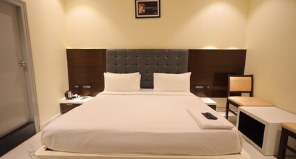 YAR INN CENTRAL Room Type - Deluxe Room