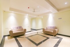 OYO 77736 Hotel Starlight