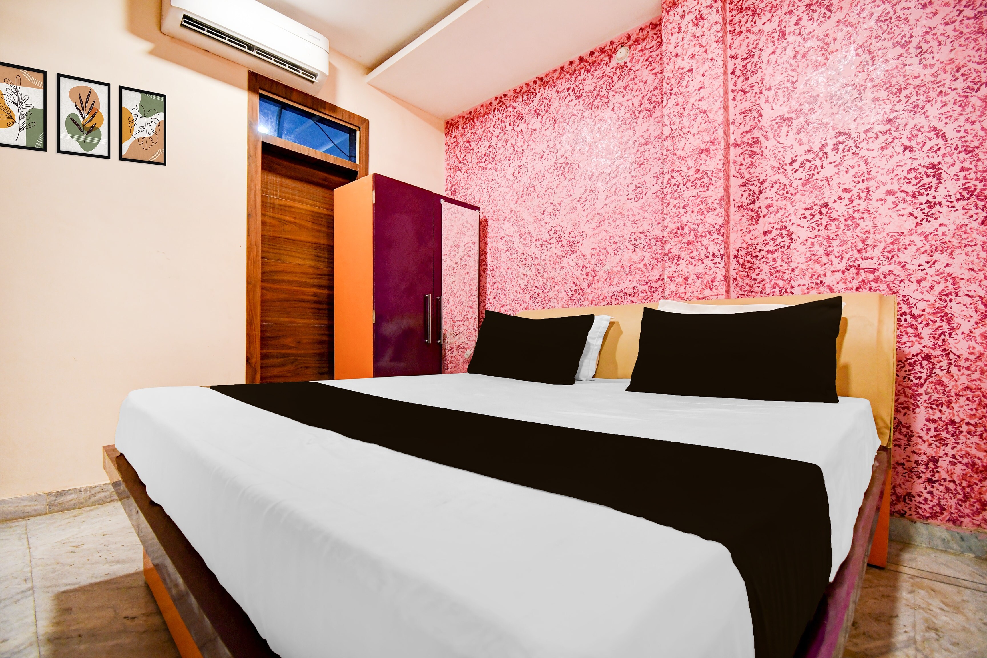 Hotel O Brij Inn and Banquets - Tap to explore photos