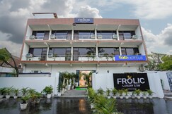 FabHotel Frolic Luxury Stay- Nr, Sec 52 Noida Metro Station