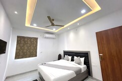 Hotel Girraj Stay Inn