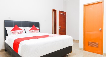 Hotel O Axl Residence Room Type - Indonesia Deluxe Double