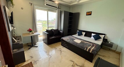 Atmosphere Hotel & Restaurant Room Type - Deluxe Room with Balcony