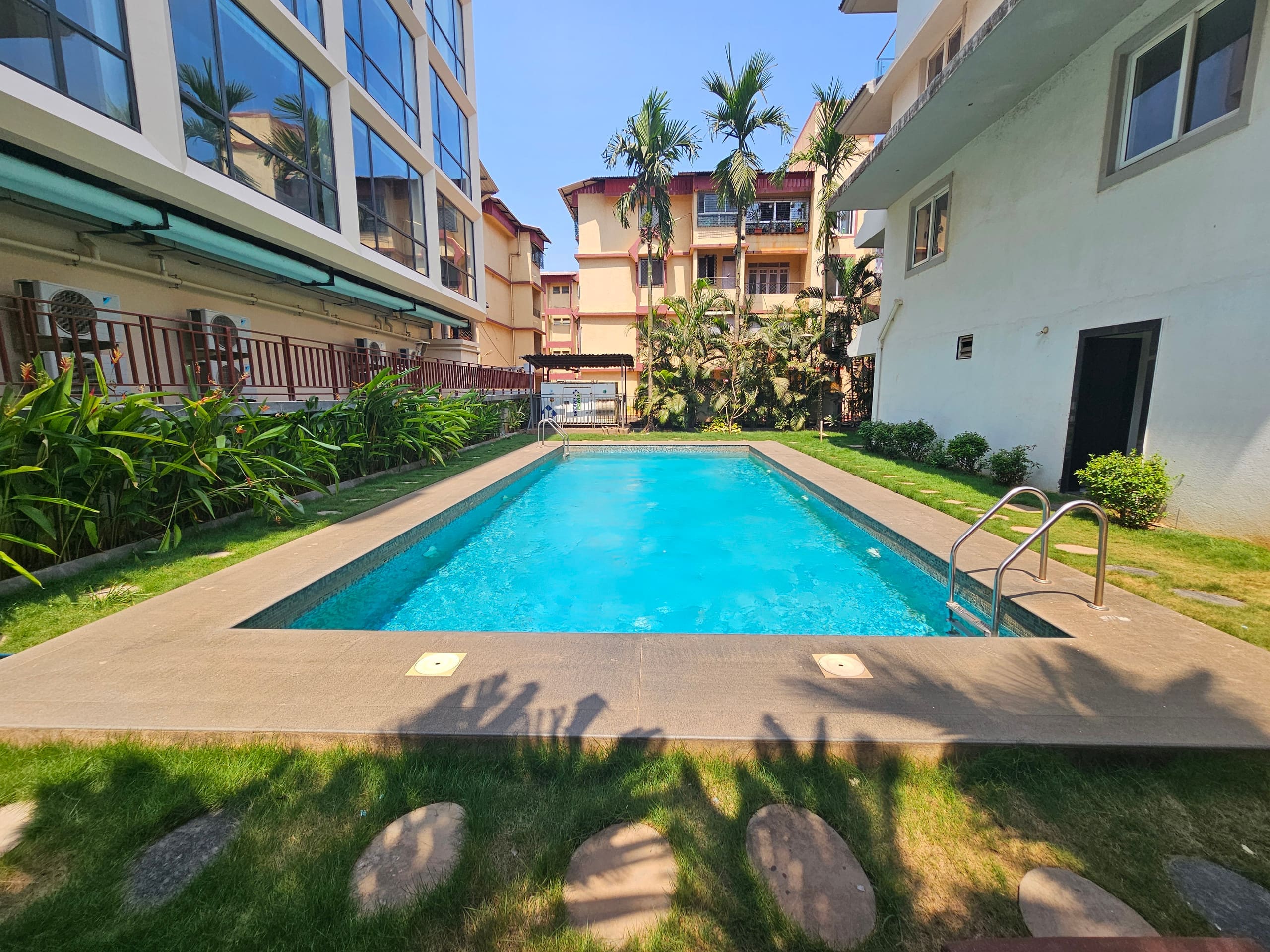 Coastal Calm 1BHK 500m to Colva Beach - Tap to explore photos