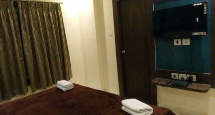 Hotel Home Town Room Type - Deluxe Room