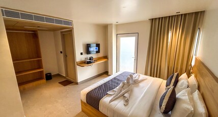 Hotel Orelio Airport Road Room Type - Premium AC Room With Balcony