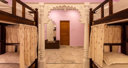 Hostel Mantra Udaipur Room Type - Bed in 6 Bed AC Mixed Dorm with Attached Bathroom