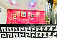 HOTEL EXECUTIVE INN