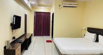 Sri Vishnu View Hotel Room Type - Deluxe Room