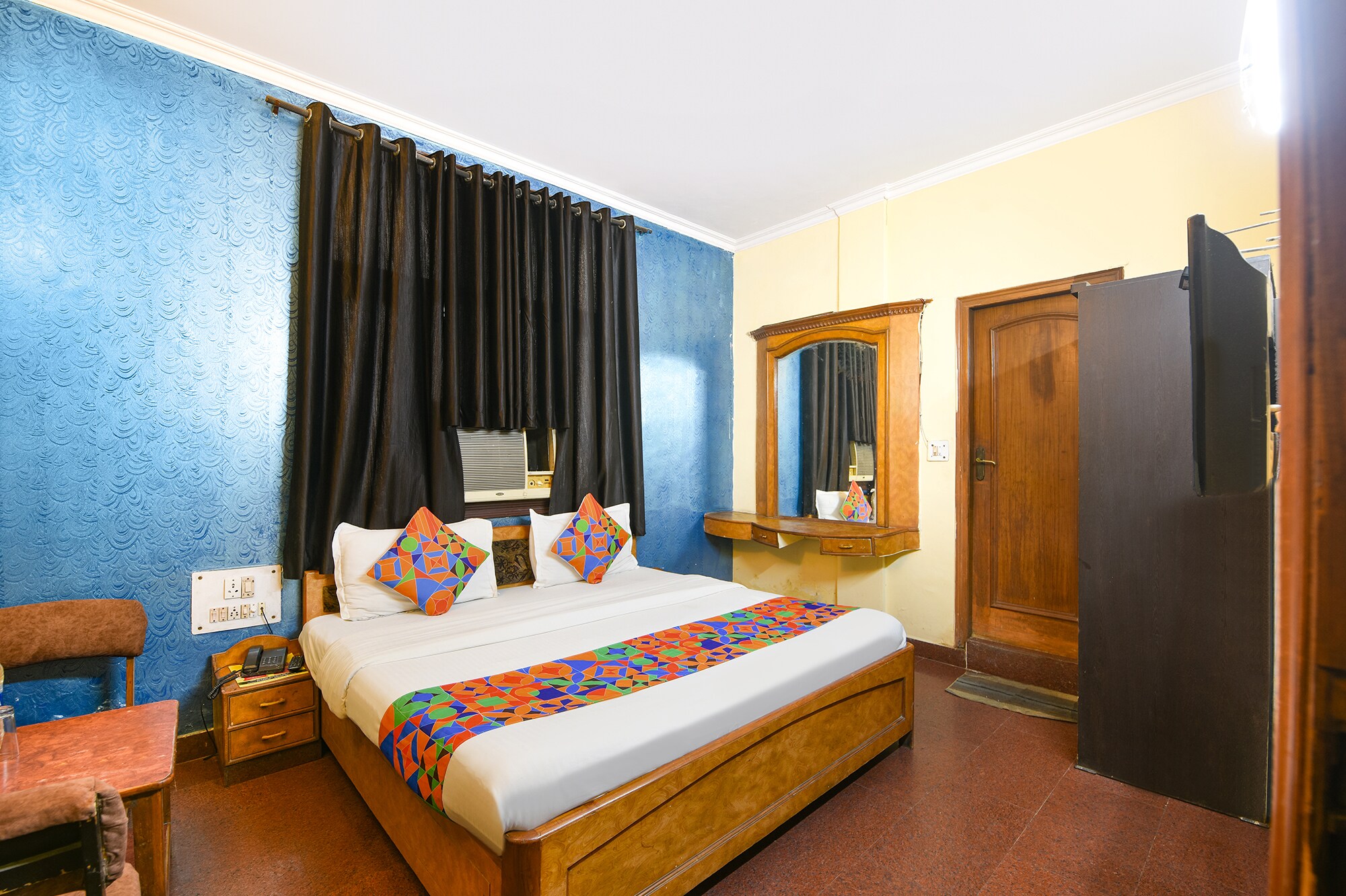 Via Vardhmaan Inn - Tap to explore photos