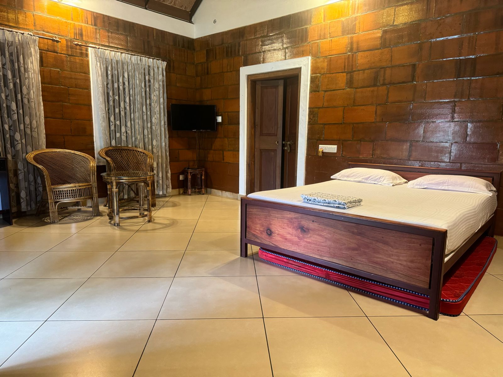 Kochi Riverside Homestay - Tap to explore photos
