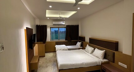 Hotel 777 Room Type - Triple Bed Deluxe Room