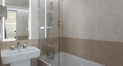 H Room Type - Privilege room for three people