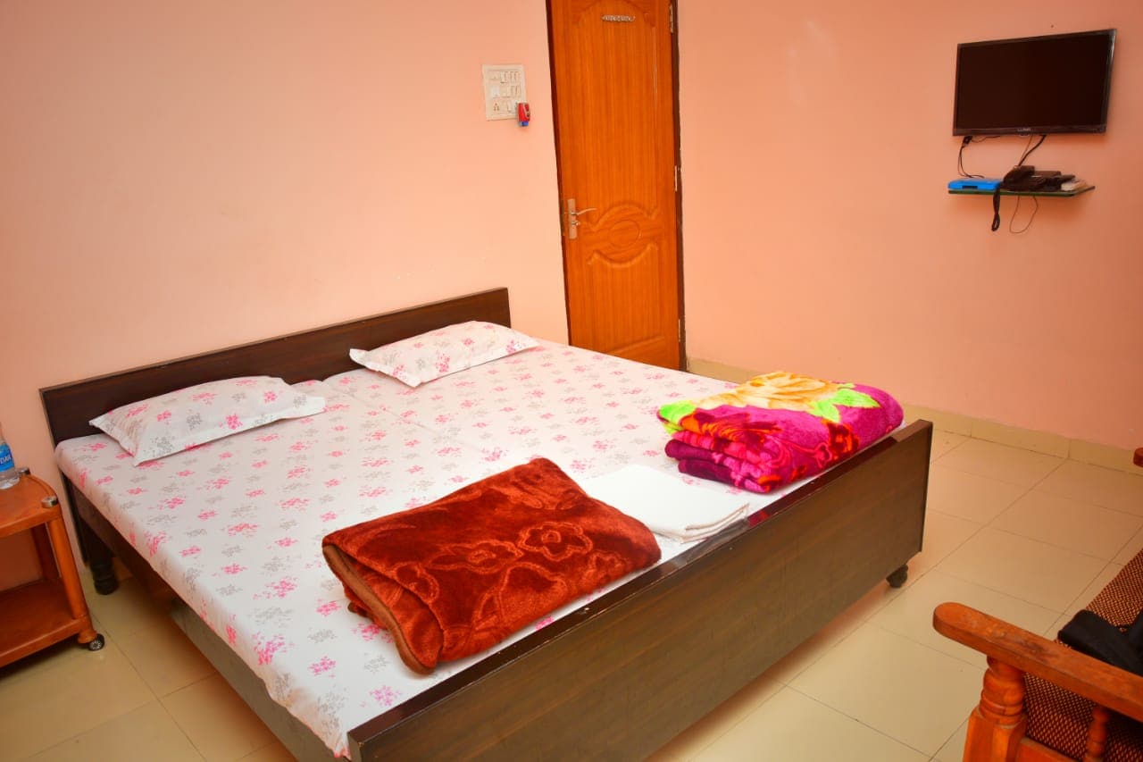 GUJRAT GUEST HOUSE - Tap to explore photos