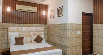 Hotel Apple Green Room Type - Deluxe Room Hotel Apple Green Room Type - Deluxe Room