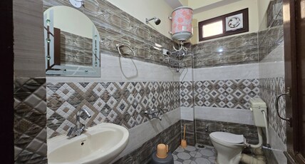 The Sushant Regency Inn (Himalaya Homies) Room Type - Deluxe Room (Non View)