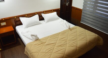 Indraprastham Houseboat Room Type - 1 Bedroom Premium  Independent Houseboat