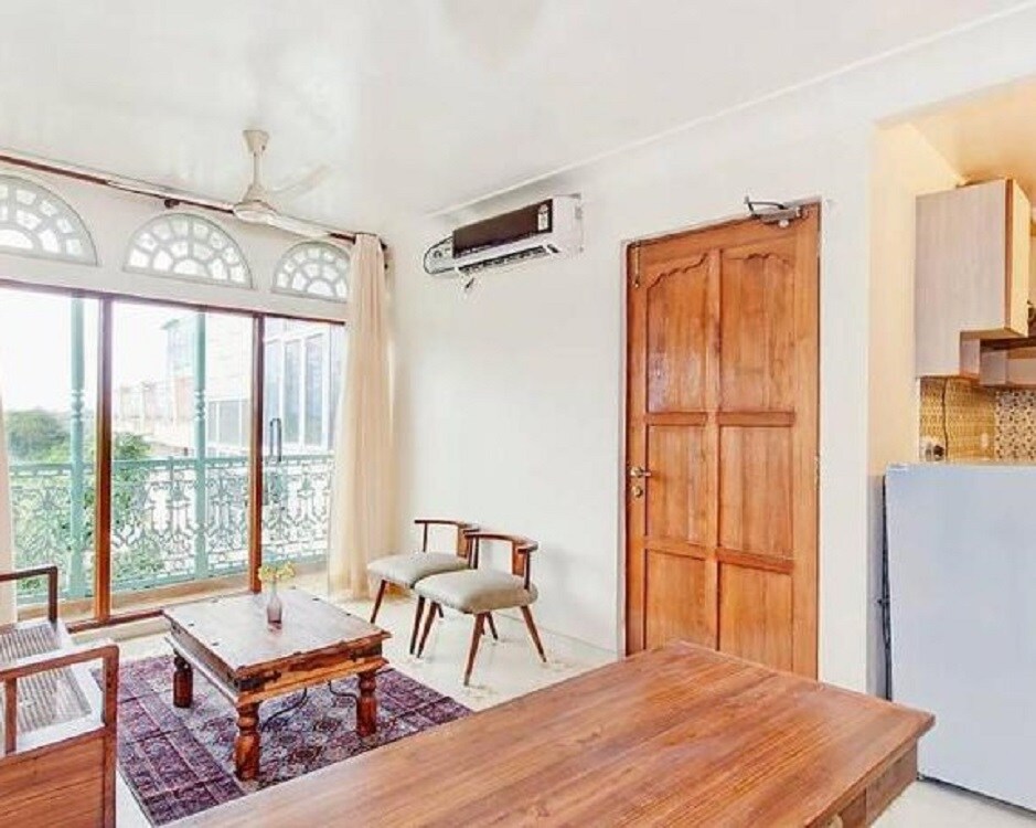 Heritage Apt 2@Hauz Khas Village - Tap to explore photos