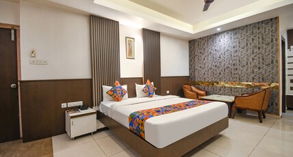 FabHotel Emerald Room Type - Premium Room