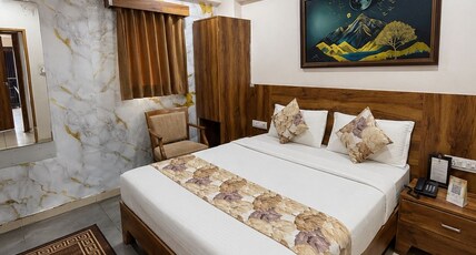 STAR HOTEL Room Type - Deluxe Room